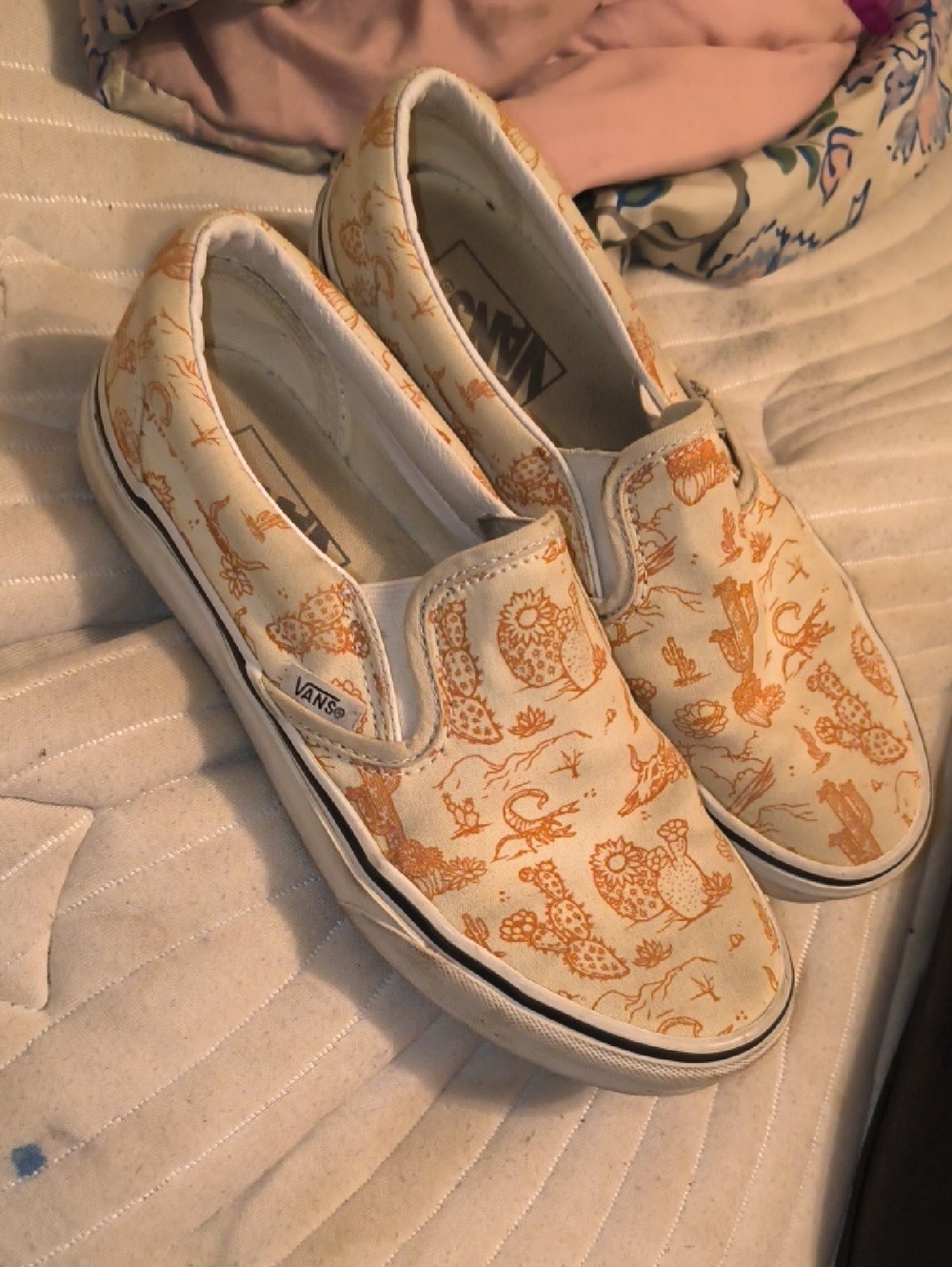 Vans Slip-On Sneakers in Cream with Orange Cactus Print Men's 6/ Women's 7.5